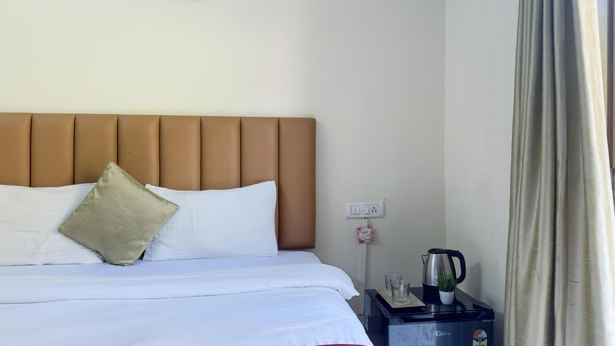 Hotel Leela Inn Candolim Marmagao Exterior photo