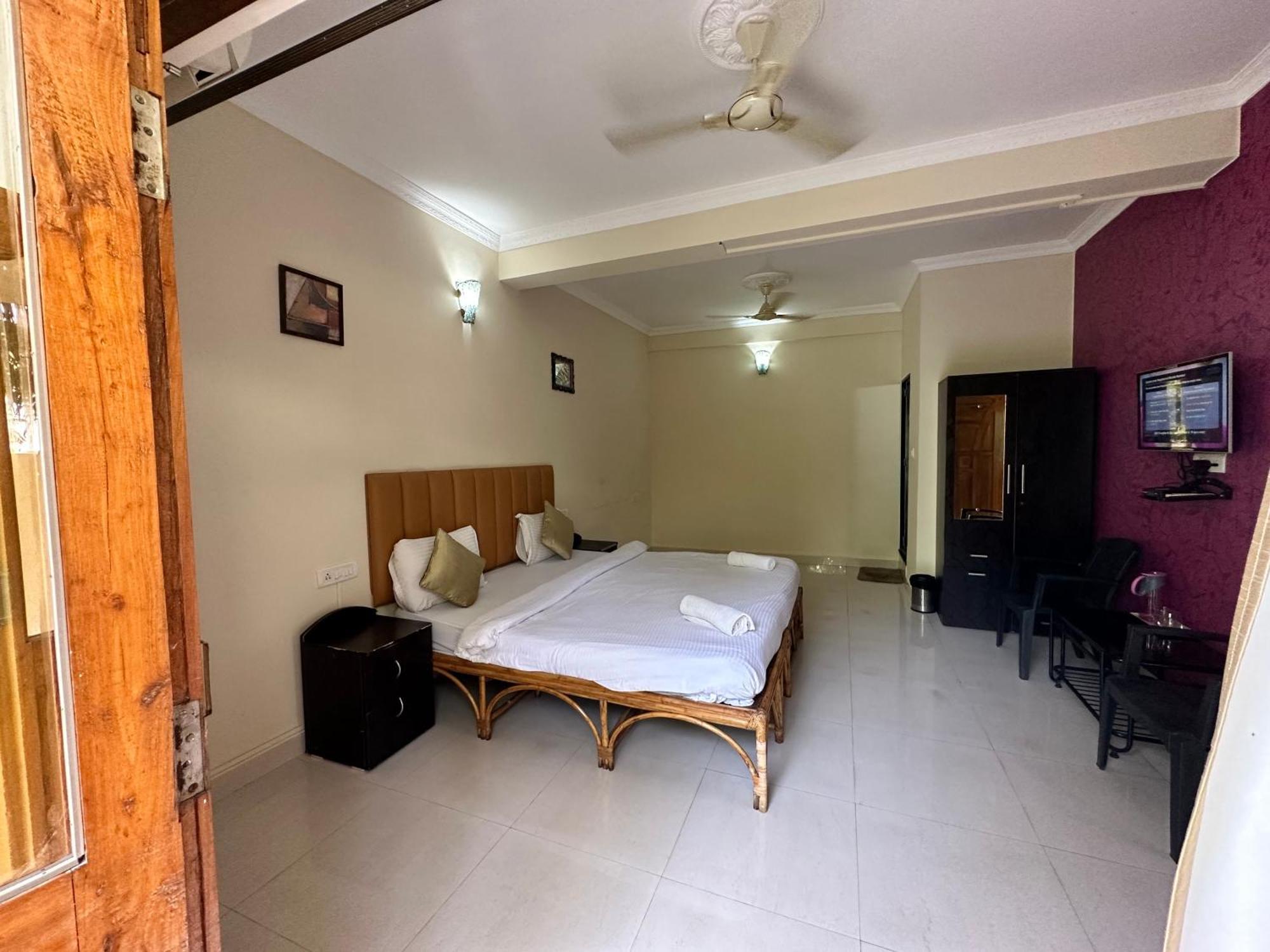 Hotel Leela Inn Candolim Marmagao Exterior photo
