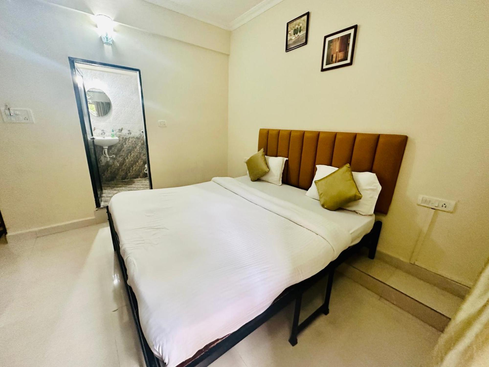 Hotel Leela Inn Candolim Marmagao Exterior photo